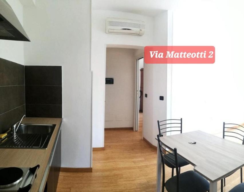 Via Matteotti & Via Carracci Apartments Bologna Exterior photo